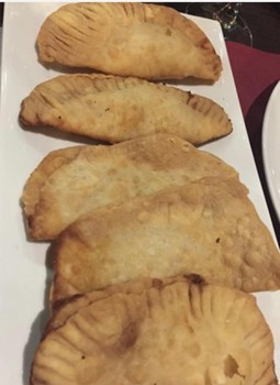 Empanadillas de la casa crujientes y calentitas - Imagen 1